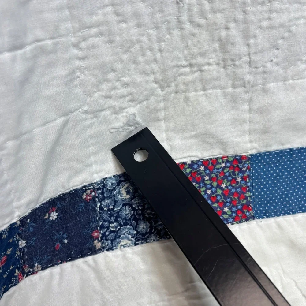 VTG‎ Handmade Patchwork Heirloom Quilt 80s Blanket Blue White Floral Cottagecore